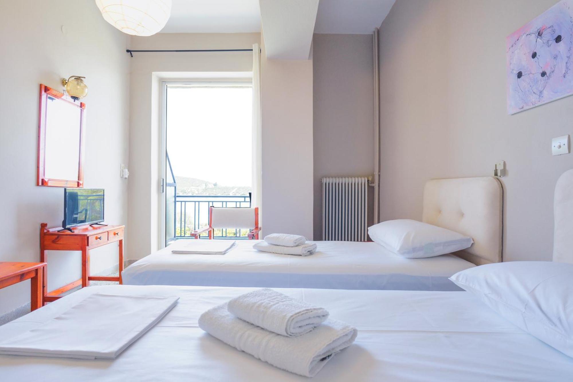 Hotel Korfos - Ξενοδοχείο Κόρφος Renovated Экстерьер фото